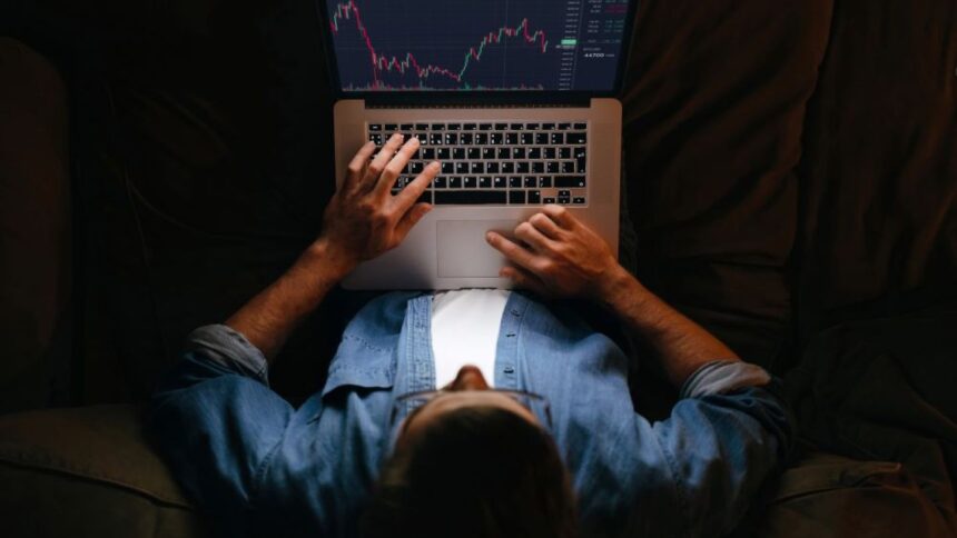 ANAF își îndreaptă atenția către investitorii români: conturile celor care tranzacționează la bursă ar putea fi blocate 1 anaf are o noua tinta in vizor fiscul a pus ochii romanii care investesc la bursa acestia risca sa ramana cu conturile blocate 68ecb3de53429