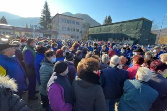 angajatii de la uzina mecanica din cugir care produce munitie in greva spontana peste 400 de persoane au intrerupt lucrul nemultumiti de salarii 68e9113a2a28b