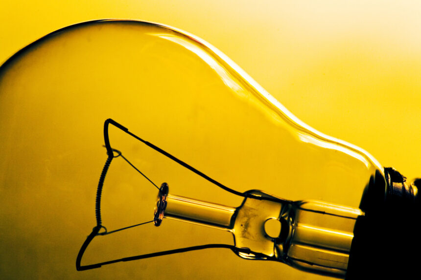 Broker: Impactul surprinzător al plafonării prețurilor la energie a bulversat sistemul de distribuție și transport, iar efectele se resimt și astăzi 1 broker mecanismul bizar de plafonare a preturilor la energie a dat peste cap distributia si transportul repararea efectelor de atunci nu s a terminat nici in prezent 68e87ad480afa