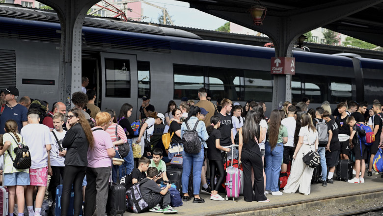 Trenurile CFR Călători revin pe traseu după rezolvarea problemelor financiare 1 circulatia trenurilor cfr calatori a fost reluata dupa ce s a ajuns la un acord privind plata datoriilor 68f797dc6412b