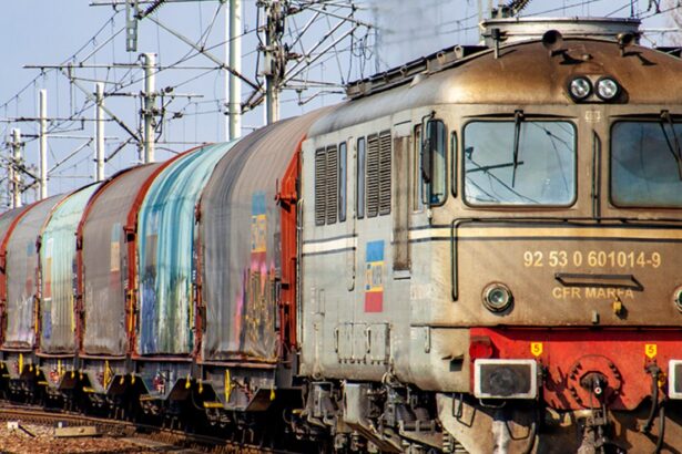 cu rotile ruginite cfr marfa se taraste pe sine cu datorii de peste un miliard de lei si cu pierderi de sute de milioane analiza risco 68f206ceeaf54