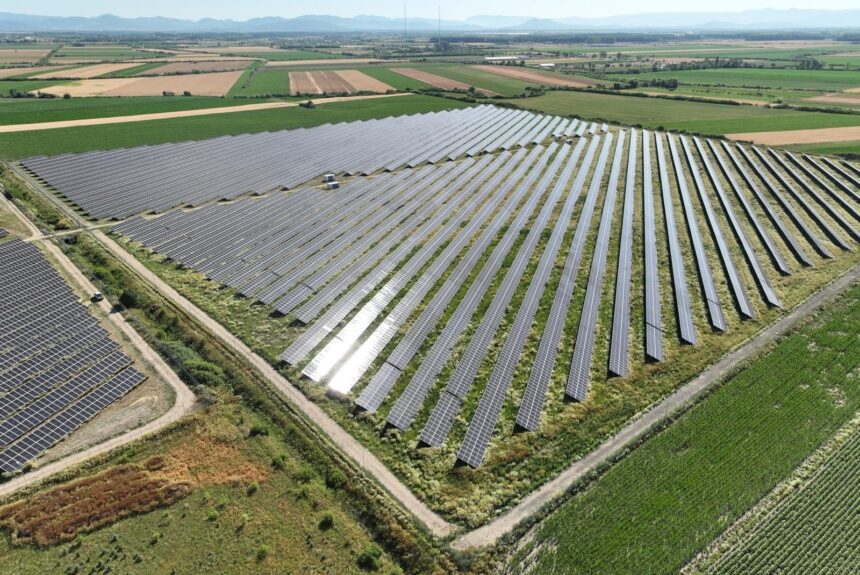 Electrica încheie cu succes proiectul parcului solar Satu Mare 2, după o investiție de peste 20 de milioane de euro 1 electrica finalizeaza si pune in functiune parcul fotovoltaic satu mare 2 in urma unei investitii de peste 20 de milioane de euro 68f39375e49d9