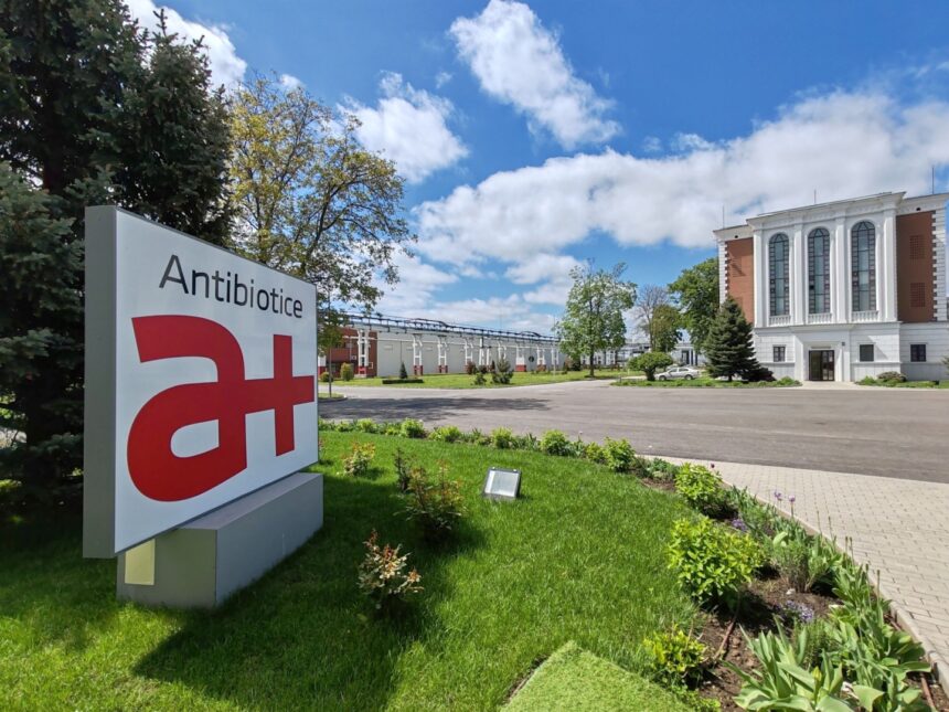 Antibiotice Iași: Creștere spectaculoasă de 66% în exporturi în ultimii cinci ani, cu sprijinul președintelui Nicușor Dan pentru diplomația românească 1 exporturile antibiotice iasi au crescut cu 66 in ultimii cinci ani presedintele nicusor dan incuraja recent diplomatia romaneasca sa ajute compania antibiotice iasi sa vanda mai mult 69048e5fadcd3