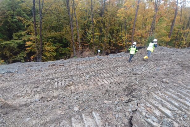 foto autostrada sibiu pitesti ce s a intamplat de fapt la poiana cu presupusa alunecare de teren care ar fi pus in pericol un complex turistic 68efa0bbf0461
