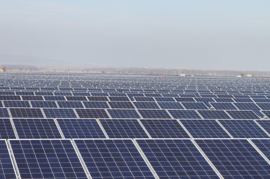 Econergy din Israel, noul stăpân al celui mai mare parc solar din România 1 israelienii de la econergy au devenit unici proprietari la cel mai mare parc solar din romania 68e7fc2cee4f9