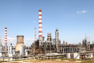 lukoil accepta oferta gunvor de a vinde activele internationale 690316424c94d