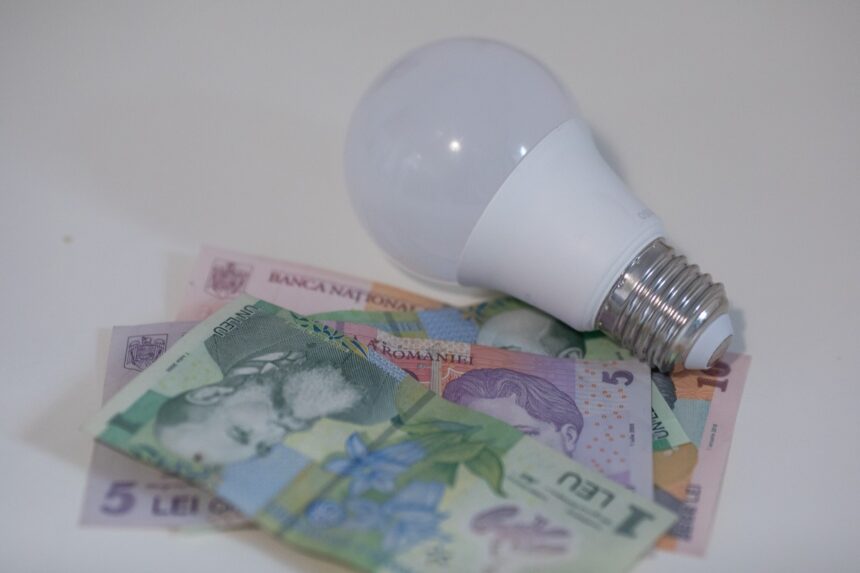 Ministerul Energiei analizează posibilitatea stabilirii unui tarif plafonat de 1 leu pe kWh pentru persoanele cu venituri de până la 3.000 de lei 1 ministerul energiei ia in calcul un mecanism prin care pretul pe kwh sa fie de maxim 1 leu pentru persoanele cu venituri de pana la 2500 3 000 de lei 68de8424dd8fc