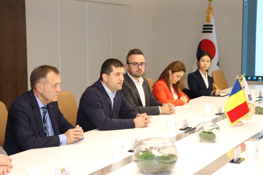 România își extinde capacitățile de apărare: Hanwha Aerospace demarează lucrările pentru fabrica de blindate în 2026, iar obuzierele de un miliard de dolari sunt pe drum 1 o noua fabrica de blindate in romania hanwha aerospace incepe constructia in 2026 cand vin obuzierele din comanda de un miliard de dolari 68f88de78fa80