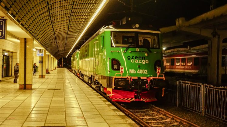 Locomotivele românești ajung în Suedia: un nou început după revizia efectuată la Craiova 1 primele locomotive romanesti livrate in suedia incep un nou capitol dupa prima revizie de la craiova 68e63502c7c73