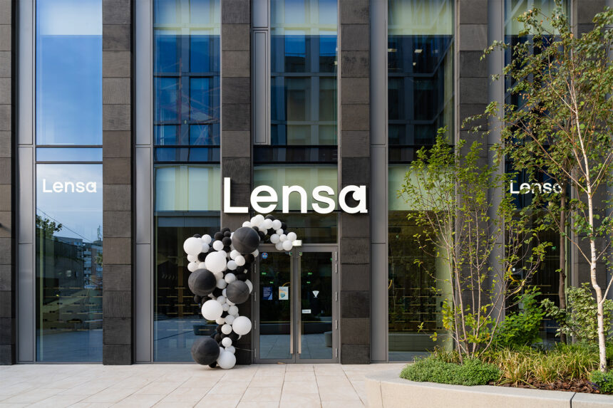 Lensa își întărește poziția pe piață prin integrarea fondatorului Luxoptica și a grupului Autonom în echipa sa de acționari 1 retailerul de optica lensa a finalizat tranzactia prin care a atras fondatorul luxoptica si grupul autonom in actionariat 68e7acfe129e3