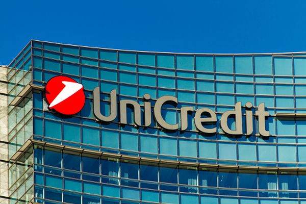 salariile nete cu care unicredit bank face angajari de la 7 000 de lei pentru specialist in administrarea investitiilor si de la 3 000 de lei pentru studenti sau absolventi de facultate 68eff51dd93c1