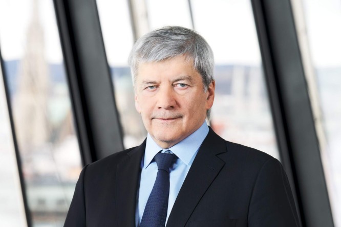 Johann Strobl, liderul Raiffeisen, confirmă că banca își menține intenția de a vinde subsidiara din Rusia și continuă negocierile cu potențiali cumpărători 1 seful raiffeisen johann strobl spune ca banca nu a renuntat la planul de a si vinde filiala din rusia si continua discutiile cu mai multi ofertanti 68e671597c863