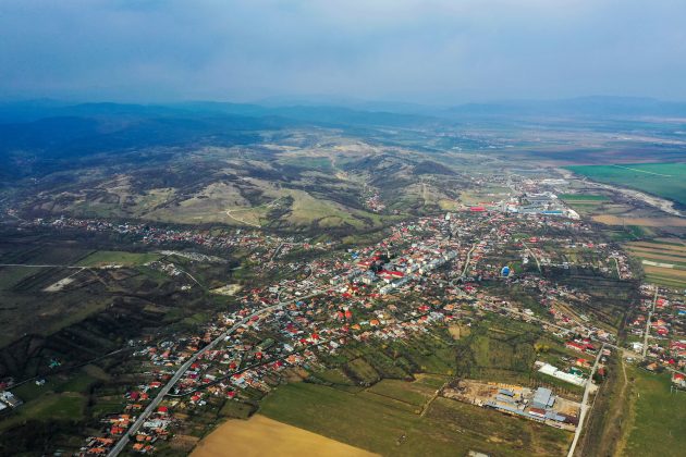 Comuna românească care stârnește interesul prin investiții de sute de milioane în construcția unei fabrici colosale 1 toti ochii pe comuna din romania care atrage investitii de sute de milioane de lei intr o fabrica gigant 68fc9e8e1c5dc