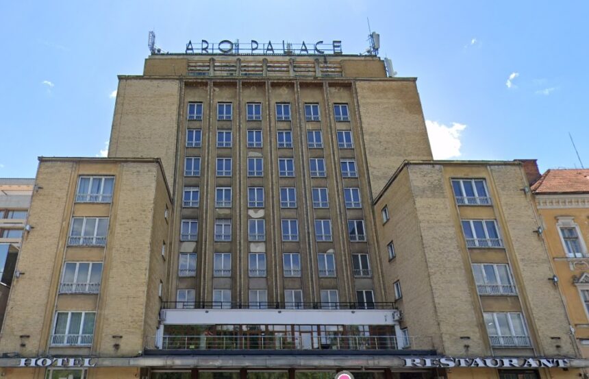 Un hotel renumit din Brașov devine Hyatt Regency, cu o investiție de peste 30 de milioane de euro 1 un celebru hotel din brasov se transforma in hyatt regency investitia depaseste 30 de milioane de euro 68f8ba7edf121