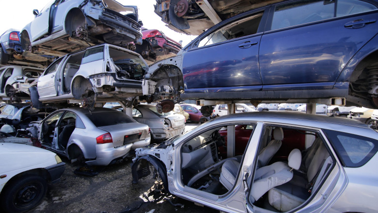 Înșelătorie cu vouchere Rabla: românii profită vânzând ecotichete nominale online 1 video inselatorie cu vouchere rabla desi ecotichetele sunt nominale unii romani incearca sa le vanda pe internet 68e9f6420b551