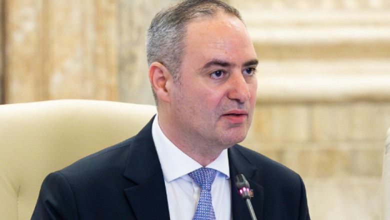 Alexandru Nazare, în dialog cu oficialii europeni privind pachetele fiscale: măsurile adoptate asigură continuitatea fondurilor UE 1 video ministrul alexandru nazare a discutat cu oficiali ai ue despre pachetele fiscale prin masurile luate evitam suspendarea fondurilor ue 68e8fb3cb7719
