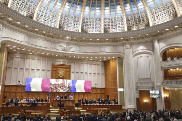 video numarul bugetarilor si salariile in crestere statul a cheltuit peste 160 de miliarde de lei anul trecut pentru a si plati angajatii 68e63e757fd93