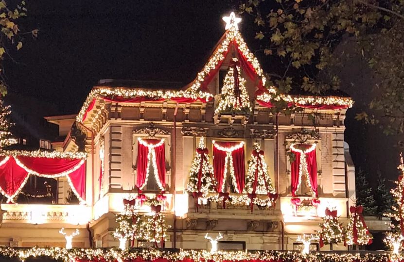 afacerile firmei ce a creat primul decor viral de craciun cine administreaza restaurantul din apropierea pietei victoria 6926b71d66a1a