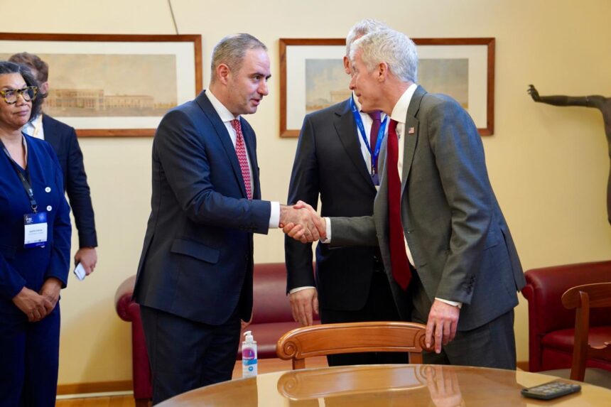 Alexandru Nazare: România promovează coridorul vertical de energie ca fundament al securității energetice în Europa 1 alexandru nazare romania sustine coridorul vertical de energie drept pilon durabil al securitatii energetice europene 690ce9d0572b9