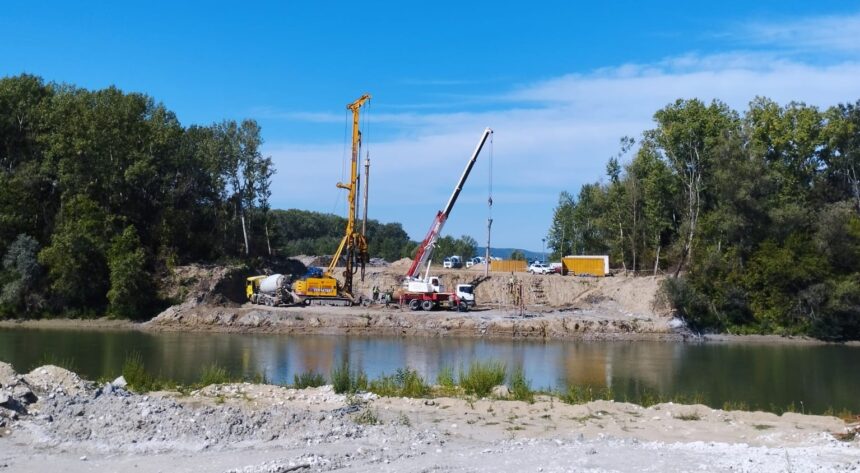 autostrada unirii a8 tablierul metalic pentru podul peste prut produs la satu mare 6927380a00692