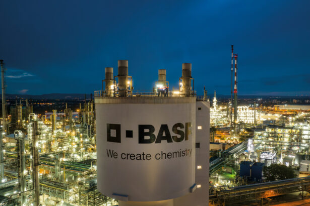 basf construieste o noua fabrica de hidroxid de amoniu de puritate electronica in germania 690b4b93633b5