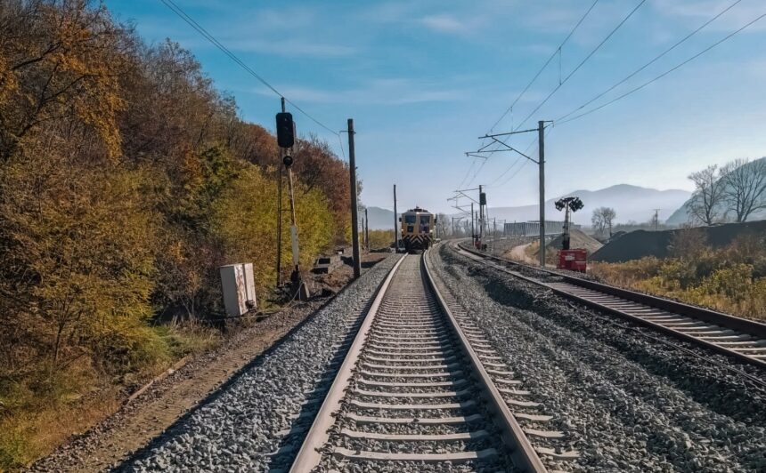 CFR SA inaugurează un nou traseu feroviar de aproape șase kilometri între stațiile Ilia și Mintia 1 cfr sa deschide circulatia feroviara pe noua varianta de traseu de aproape sase kilometri construita intre statiile ilia si mintia 6911e56ae5f63