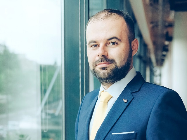 Cristian Popa (BNR): România se confruntă cu un deficit semnificativ în turism, având importuri nette de servicii de peste 5 miliarde de euro 1 cristian popa bnr romania are un deficit major in ceea ce priveste turismul peste 5 miliarde de euro importuri nete de servicii de turism 691df121264be