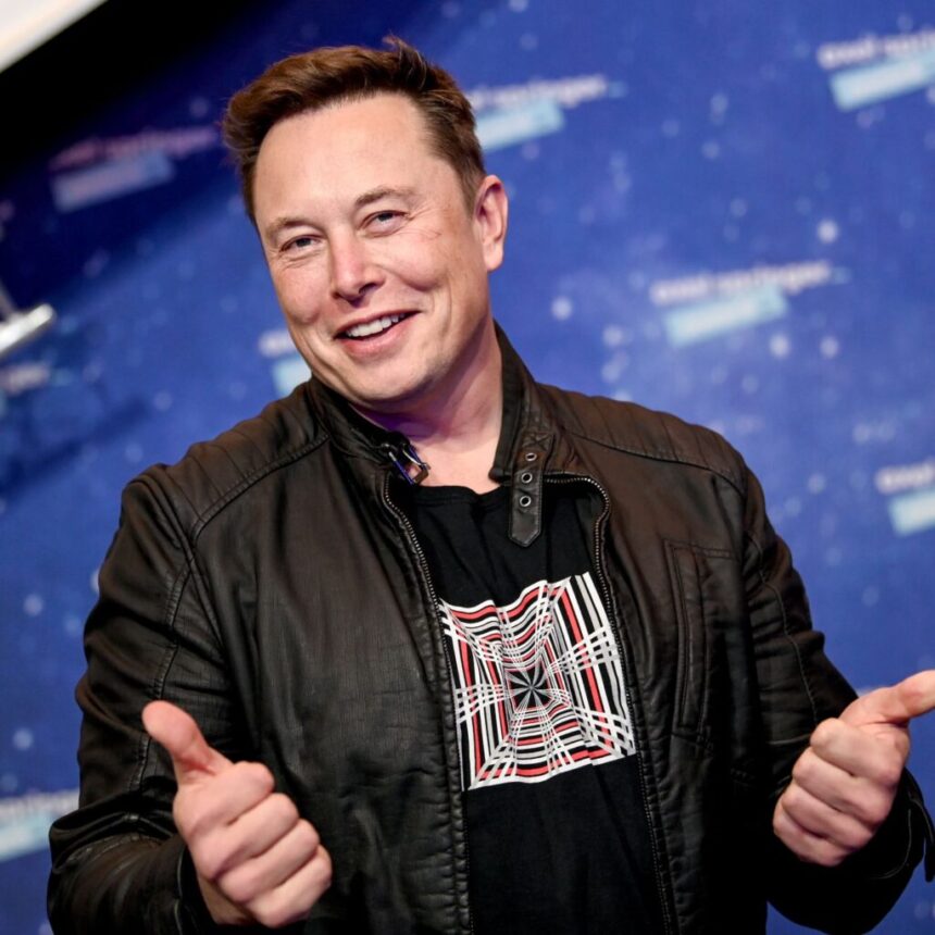 Elon Musk marchează o nouă eră. Are șansa să devină primul „trilionar real” după ce acționarii Tesla au dat undă verde unui plan de recompensare pentru fondatorul companiei 1 elon musk scrie istorie poate deveni primul trilionar adevarat dupa ce actionarii tesla au aprobat un plan de remunerare pentru fondatorul companiei 690da5ee41ddf