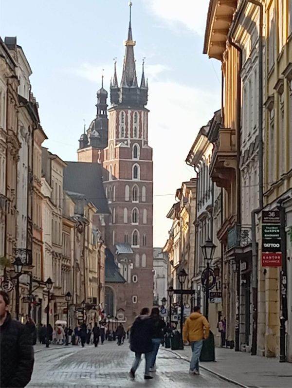 Călătorie în Polonia: Cracovia, un oraș plin de amintiri vii 1 jurnal de calatorie lectia poloneza cracovia prezent incarcat de memorie 690d1bb2cf188