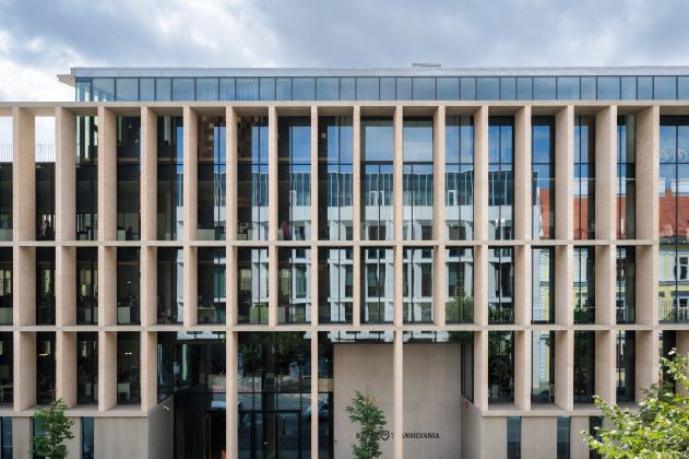 Oportunitate unică la Banca Transilvania: căutăm parteneri în domeniul asigurărilor pentru oferte personalizate clienților. Cine vor fi câștigătorii 1 licitatie cu miza la cea mai mare banca din romania banca transilvania cauta parteneri firme de asigurare polite special create pentru clientii bt cand se vor anunta castigatorii 6926123220693