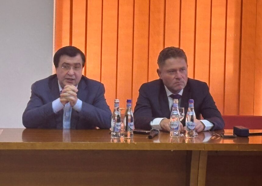 Constructorii români, afectați de oprirea șantierelor, se îndreaptă spre ministrul Finanțelor pentru a solicita reducerea impozitului minim și compensarea facturilor neachitate de stat cu datoriile fiscale 1 loviti dur de stoparea santierelor constructorii romani merg la ministrul finantelor sa ceara indulcirea impozitului minim si compensarea facturilor neplatite de stat cu taxele datorate 6905ebd17348e