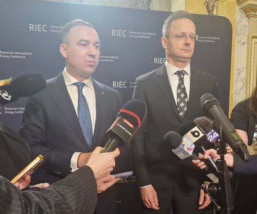 Diplomatul maghiar de Externe, în vizită la București: MOL va achiziționa țiței de la Lukoil, subliniind încrederea în Rusia ca partener 1 ministrul ungar de externe la bucuresti mol cumpara si va cumpara titei de la lukoil rusia este partener de incredere 69259de05ae07