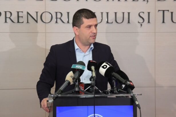 miruta ministrul economiei incercam prin safe sa facem santierul damen atragator are o valoare de lichidare de 87 mil euro si datorii de 196 mil euro 6914573311ee8