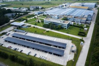 philip morris romania investeste in energie verde la fabrica din otopeni a fost inaugurata una dintre cele mai mari instalatii de panouri solare bifaciale din romania 6909e751a3a65
