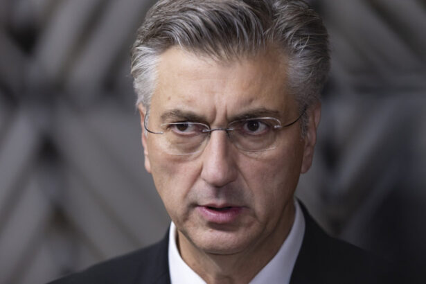 premierul croatiei dezminte povestile false ale ungariei despre insuficienta oleoductului adria 6912d4856572a