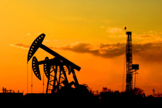 preturile petrolului au crescut marti pe fondul noilor sanctiuni impuse de sua asupra industriei petroliere ruse 69142b1ece5cc