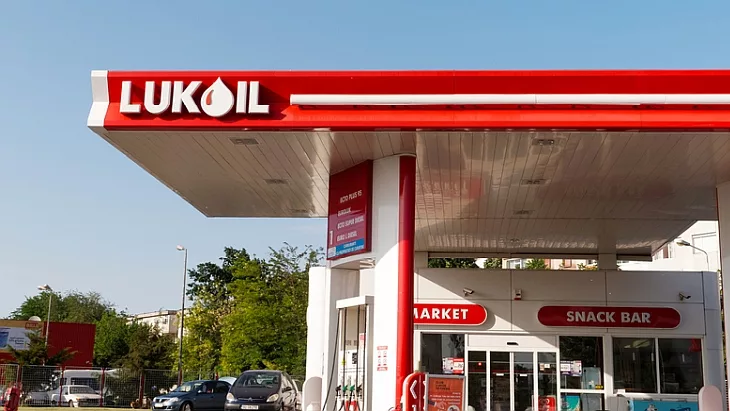 Radu Burnete: Statul român va exercita un control strict asupra transferului activelor Lukoil, având drept de veto 1 radu burnete transferul activelor lukoil va trece printr un filtru al statului roman cu drept de veto 6911c57981099