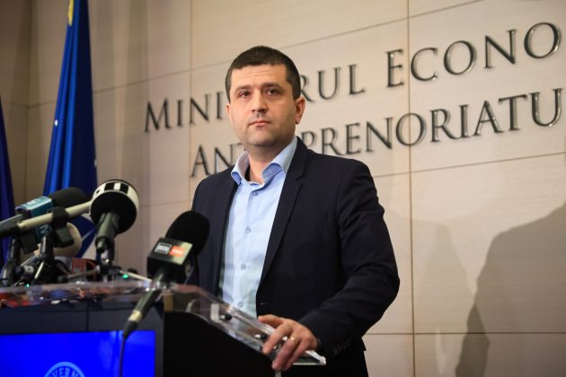 Radu Miruță: Nu putem ignora realitatea din Rusia, oferind combustibil pe căi ocolite 1 radu miruta despre lukoil nu putem sa ne prefacem ca luptam cu ce se intampla in rusia dandu le combustibili pe usi aditionale 691ea6468f747