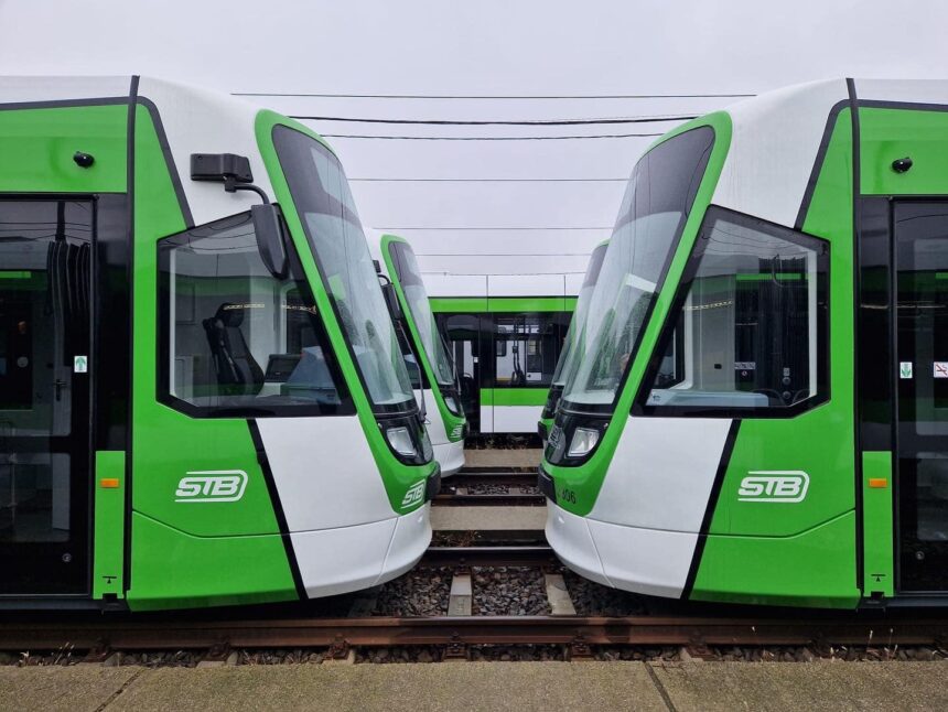 Bucureștiul se modernizează: tramvaie noi pe cale să devină realitate! Electroputere VFU Pașcani a obținut contractul cu STB 1 tramvaie noi in bucuresti e oficial electroputere vfu pascani a castigat in procedura de atribuire a contractului cu stb pentru tramvaie in capitala 690c6bdb6ef5f
