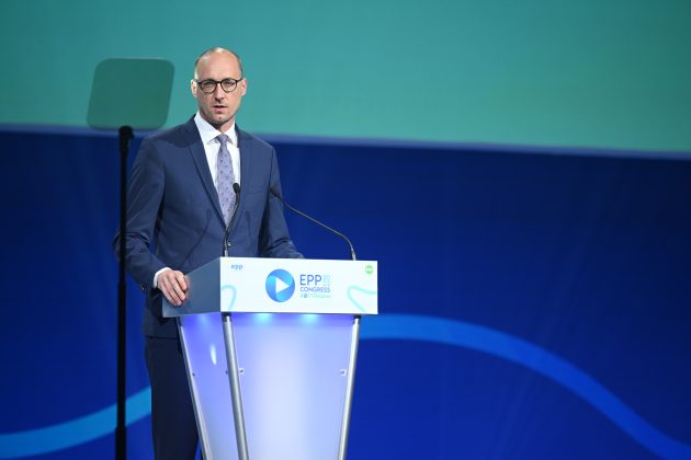 un grec si un belgian s au inscris in cursa pentru sefia eurogrupului 6929f4216a580