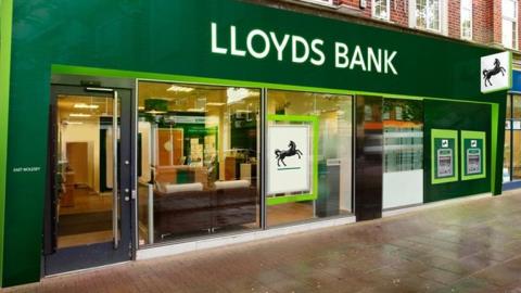 Uniunea solicită o anchetă din partea ICO privind utilizarea datelor personale ale angajaților de către Lloyds în timpul negocierilor salariale 1 union calls for ico investigation into lloyds use of staff bank data during pay talks 691f3858ddb20