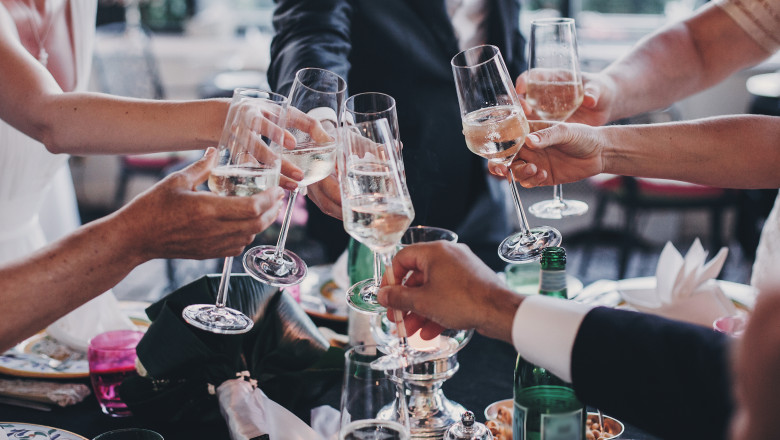 ANAF intensifică verificările pe rețelele sociale pentru a descoperi automobile de lux și evenimente neînregistrate 1 video anaf trece la controlul retelelor sociale sa caute masini de lux si poze de la saloane cu nunti sau petreceri nedeclarate 691373e419bb3