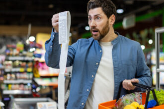 video nu mai cumparam ca n avem cu ce romanii strang cureaua din cauza scumpirilor cheltuie mai putin ce taie de pe lista 6914159c503c1