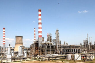 video statul roman renunta la preluarea rafinariei lukoil vanzarea va fi facuta in doua etape surse 691def7bbc9c5