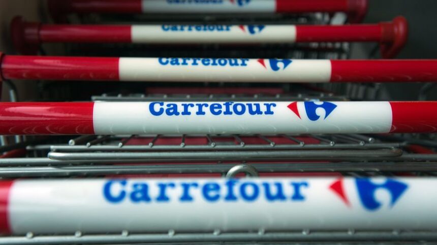Carrefour se retrage: vânzarea magazinelor din Italia și impactul asupra României 1 exit carrefour verde pentru vanzarea magazinelor din italia ce se intampla in romania 692d973f5e670