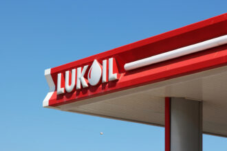 fostul proprietar al pornhub este interesat de activele lukoil 693070a59ff92