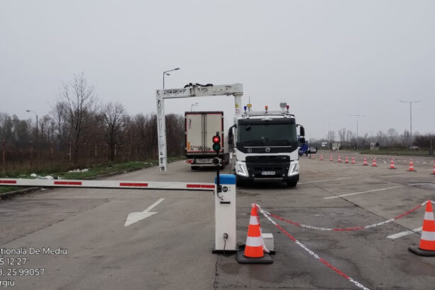 foto garda de mediu a testat noul scaner mobil cu raze x in apropierea frontierei a verificat camioane de marfa inclusiv pentru radiatii 69440a53d0ed8