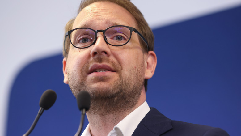 Fritz: O evoluție mai graduală a impozitelor și taxelor ar fi fost ideală; această majorare ar fi trebuit să fie realizată mai demult 1 fritz ar fi fost de preferat sa avem o evolutie mult mai lina a acestor taxe si impozite acesta crestere trebuia facuta de mult 694332d7b3392