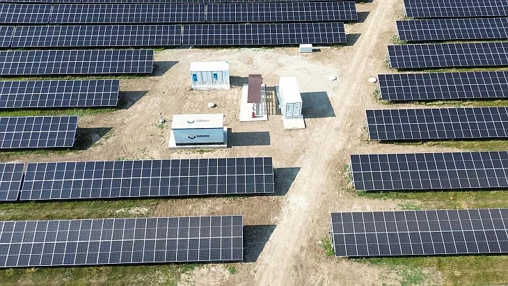 Hibridizarea sistemelor de energie solară și stocare, împreună cu livrarea integrată a proiectelor, devine norma în România, susține Enexus 1 hibridizarea pv stocare si livrarea integrata a proiectelor e noul standard de piata in romania afirma