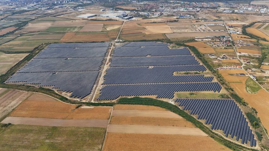 Econergy din Israel finalizează o baterie de 68 MW în noul parc solar de la Oradea, sprijinită de un credit de 40 de milioane de euro de la UniCredit 1 isarelienii de la econergy pun o baterie de 68 mw in parcul fotovoltaic finalizat recent la oradea credit de 40 mil euro de la unicredit 6949263c75ea7